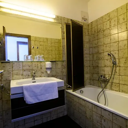 ホテル Bs-oetscher ラッケンホーフ